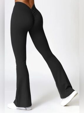 Yoga Me Please Scrunch Baddie Pants